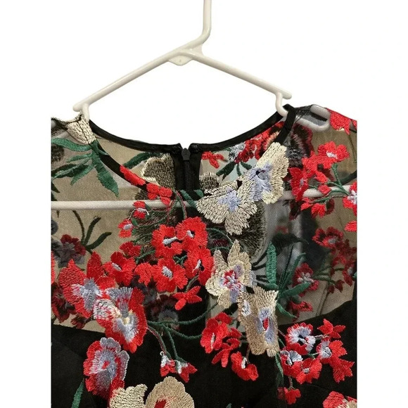 Donna Morgan Sheer Top Embroidered Floral Cocktail Dress Size 6, Pre-Owned - Picture 4 of 8